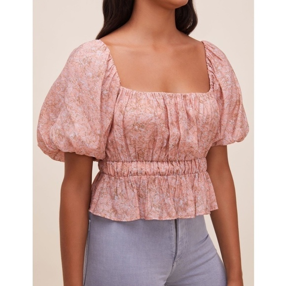 NWOT ASTR THE LEBEL THERON BUBBLE  SLEEVE TOP - XS - Picture 7 of 12